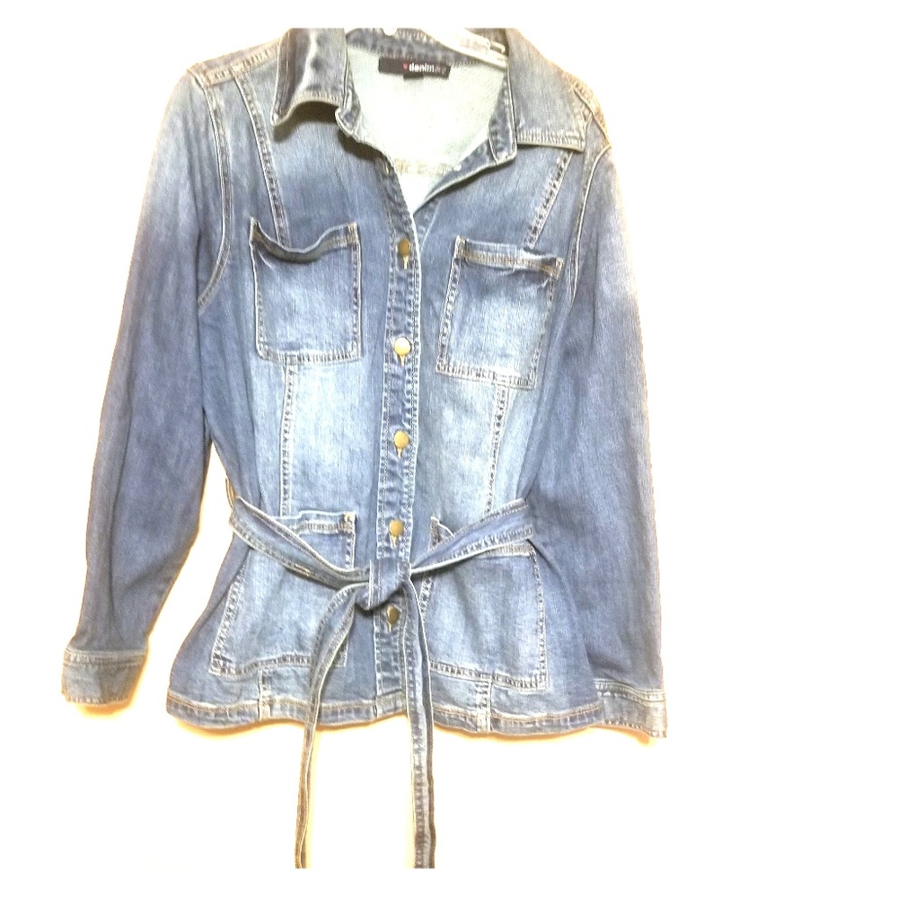 Jean jacket with belted waist